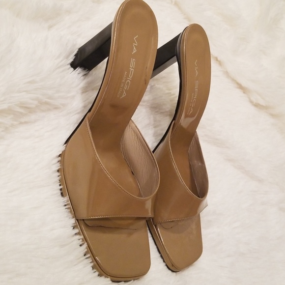 Shoe - Picture 2 of 4